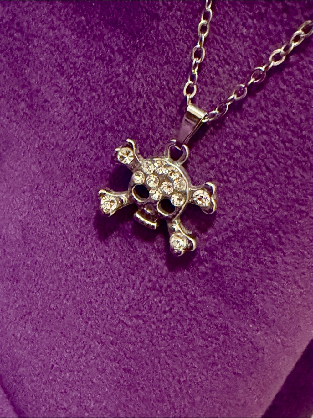 Skull and Crossbones Silver Rhinestone Pendant Necklace - Picture 9 of 9